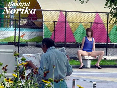 Asian teenage amateur strips off and reveals her curves in the public place