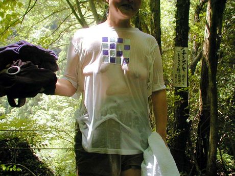 Asian mature amateur strips and shows her sexy ass and tits in public