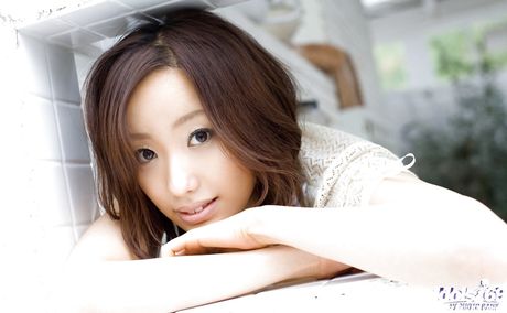 Sultry japanese hottie Jun Kiyomi shows her ass