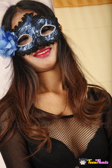 Busty Thai Girls Pics